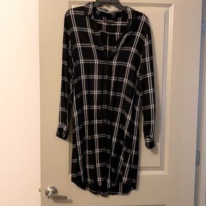 Black and white plaid comfortable dress.